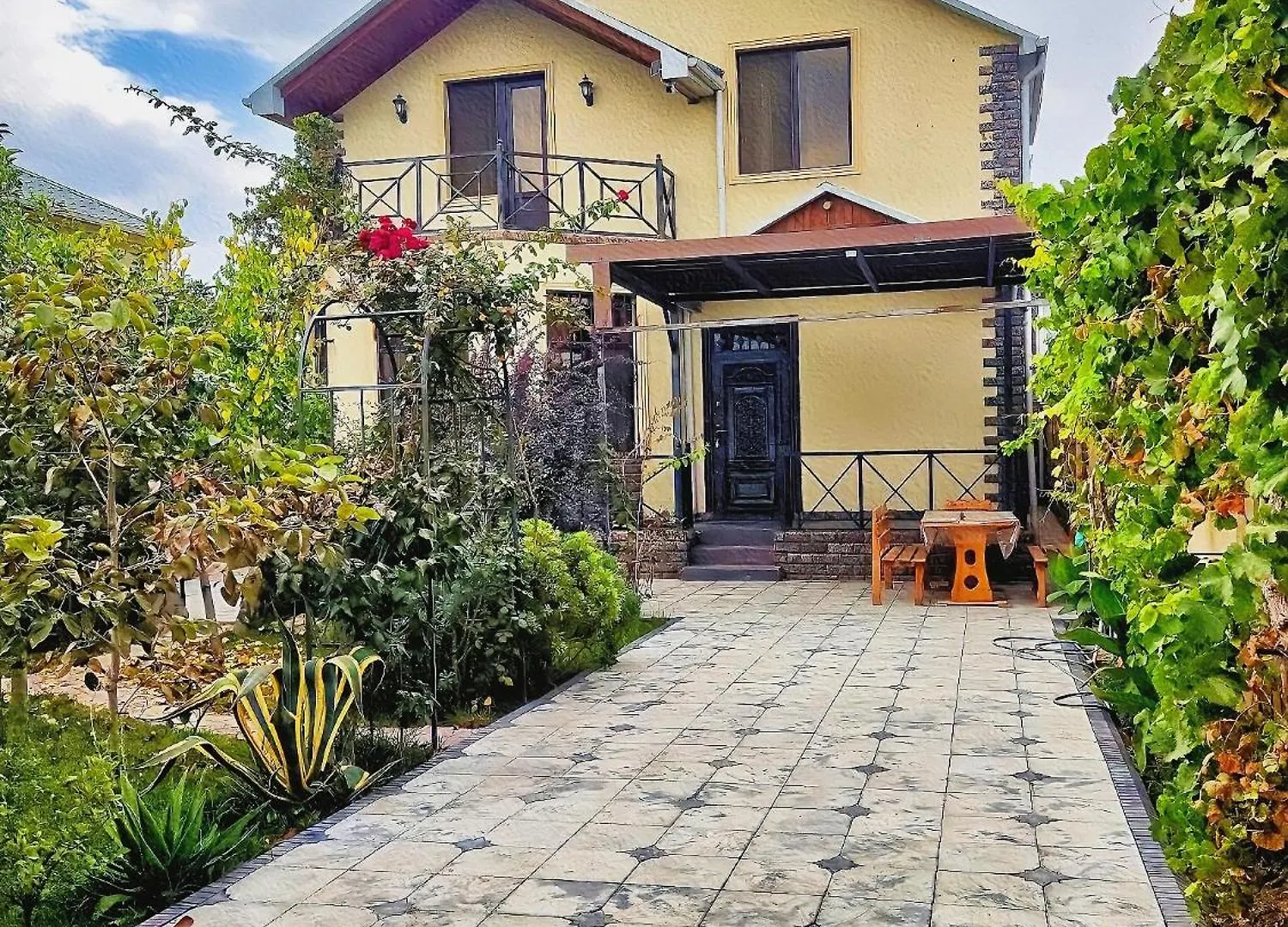 Villa Vishnyovka Baku